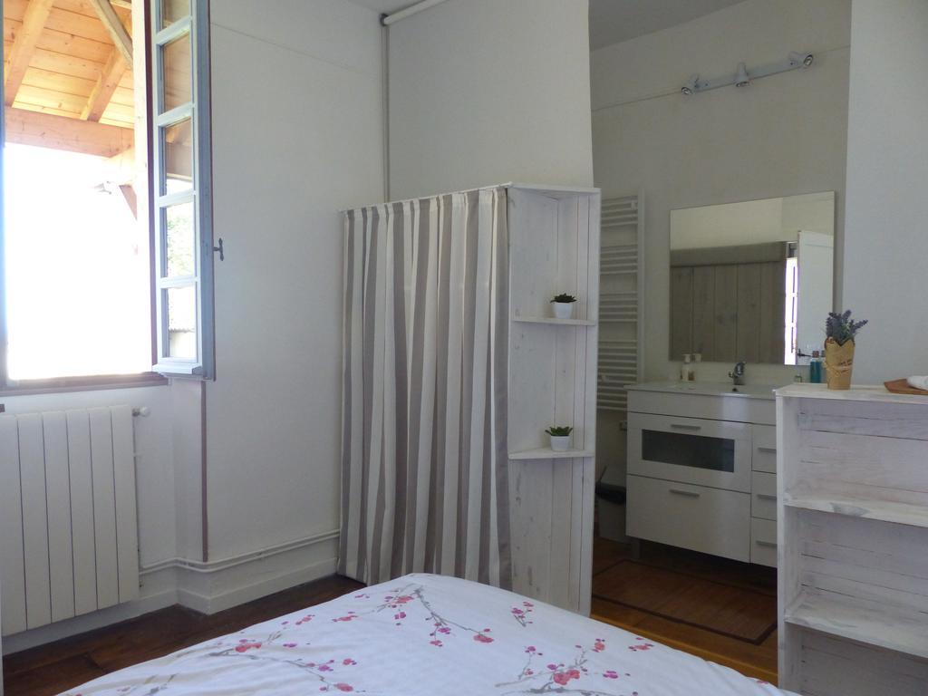 Montaut  Maison Arriu Bed & Breakfast エクステリア 写真